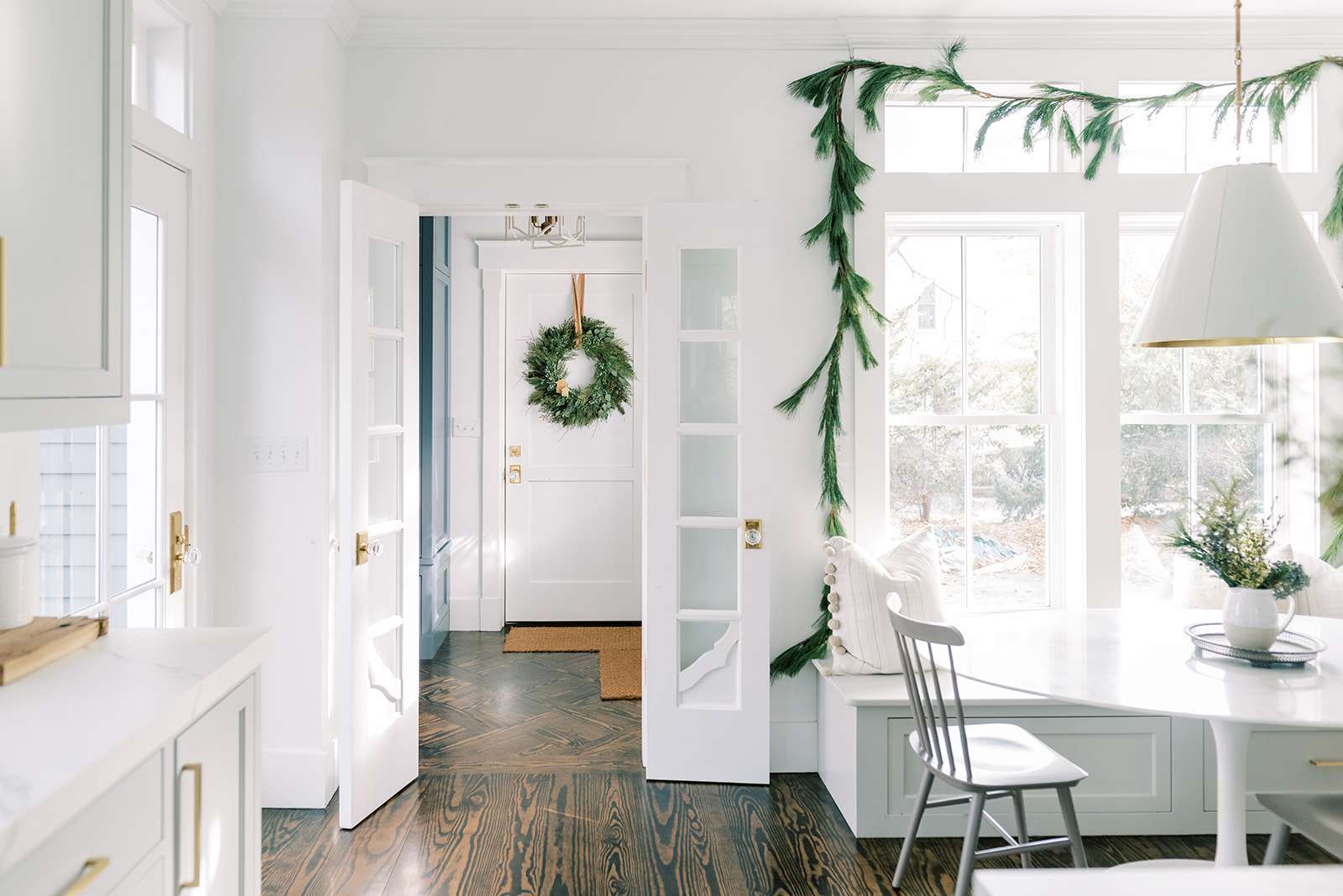 30 Christmas Door Adorning Concepts, From DIY Wreaths to Bells and Extra